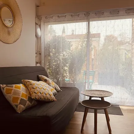 Fully-equipped With Terrace, Paris 30 Min *